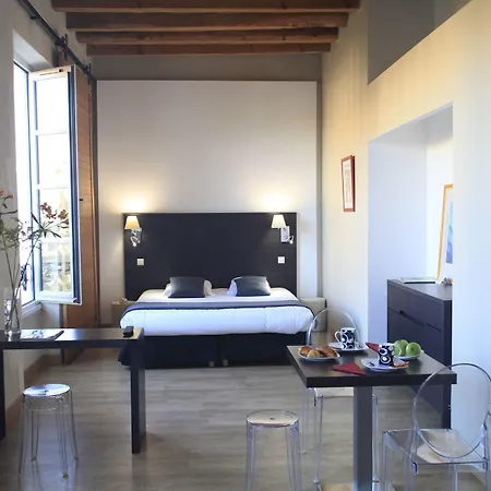 Odalys Le Cheval Blanc 3* Νιμ