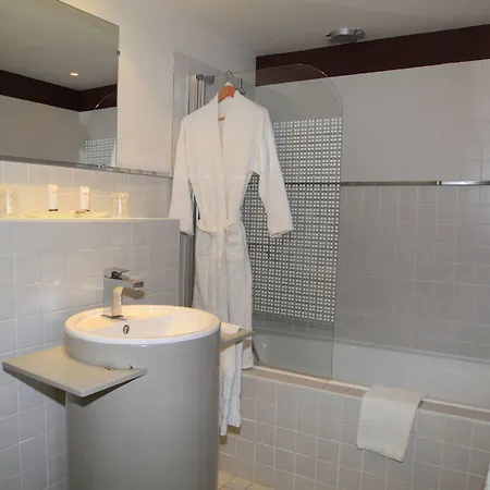 Odalys Le Cheval Blanc 3* Νιμ