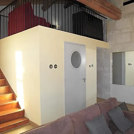 Odalys Le Cheval Blanc 3* Nîmes