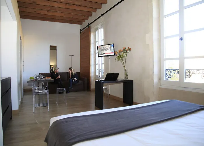 Odalys Le Cheval Blanc 3* Nîmes