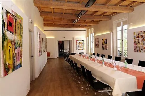 Aparthotel Odalys Le Cheval Blanc Nîmes